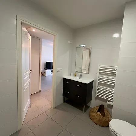 Апартаменты Magnifique Et Grand 2 Pieces Centre De Avec Parking En Sous Sol *